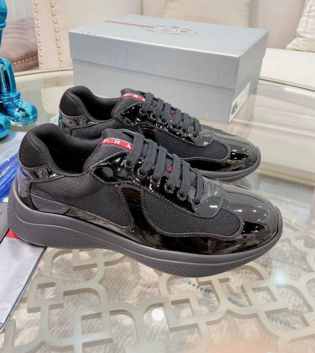 Sneakers cup pada noir