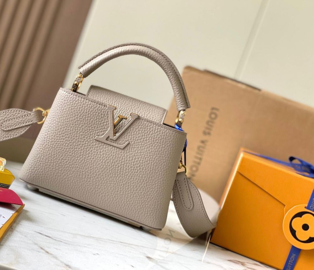 Sac Capucines LV nude