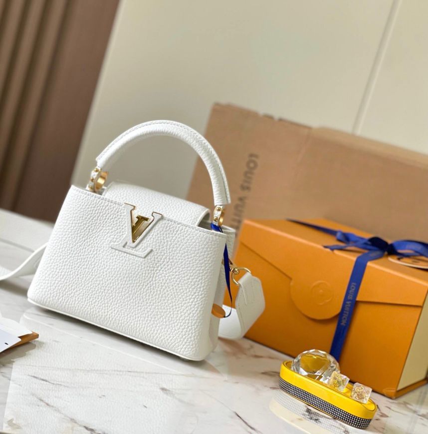 Sac Capucines LV blanc