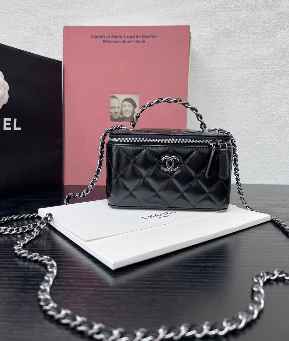 CC vanity noir finition silver