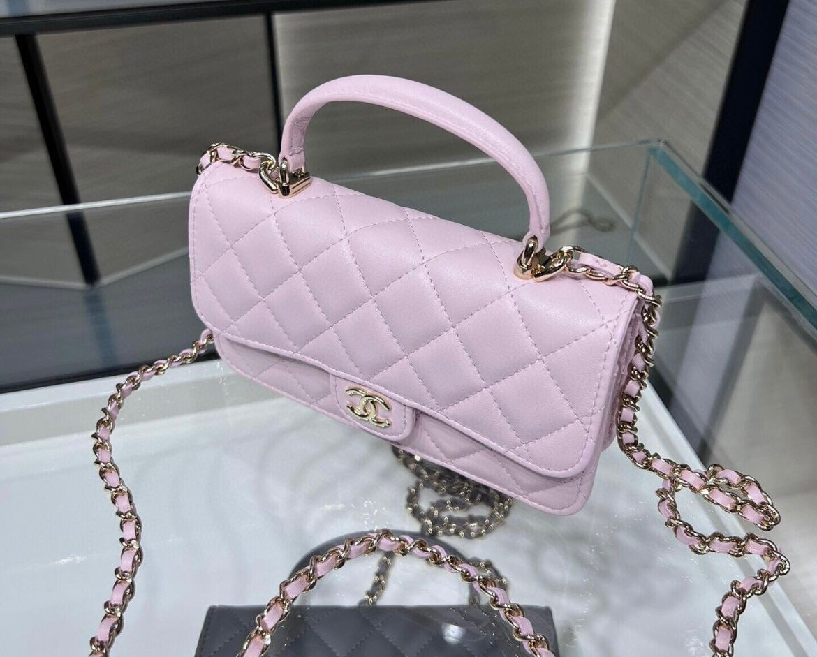 CC sac à main rose finition doré